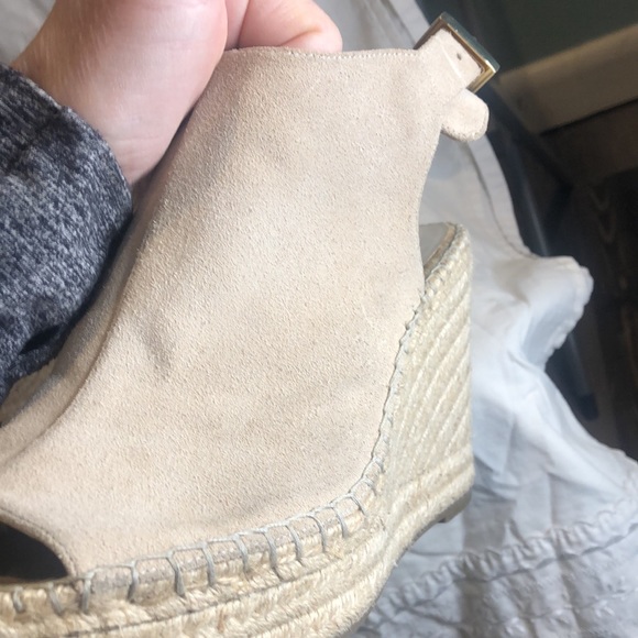 Kenneth Cole suede Odette wedges. - Picture 4 of 8